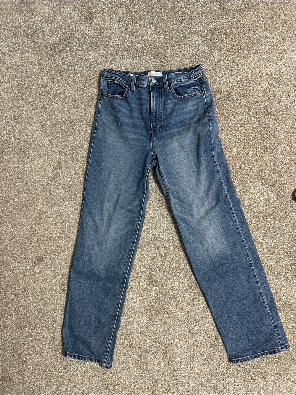 Universal Thread Straight-Leg Womens Jeans in Blue Wash